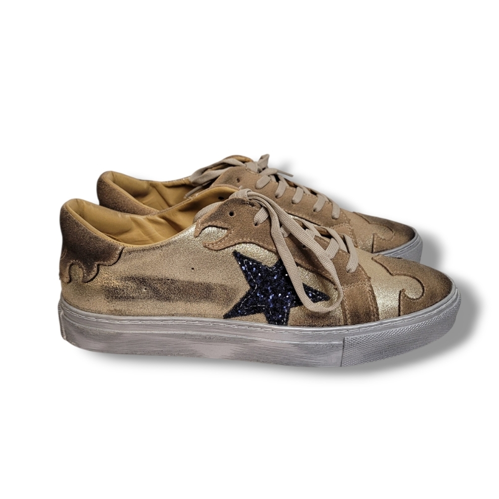 dingo Gold Glitter Star Lace-Up Sneakers